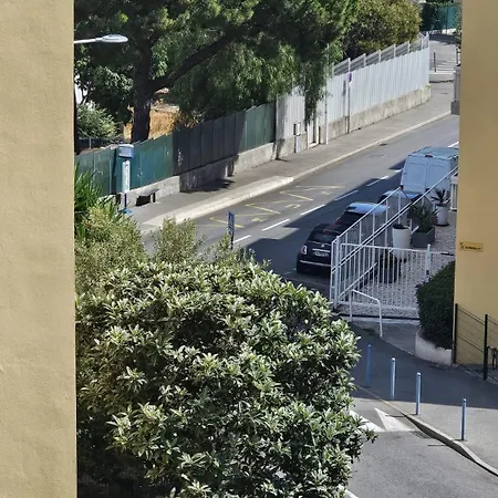 Avec Parking Prive Apartman